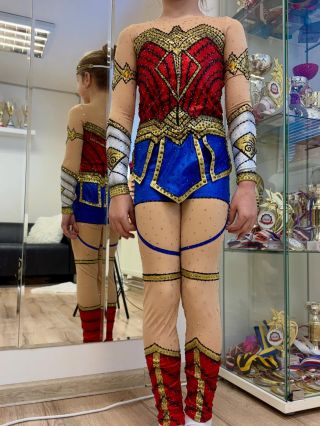 Wonder Woman 🥰⭐️⭐️⭐️⭐️⭐️ #aerialhoop #catred